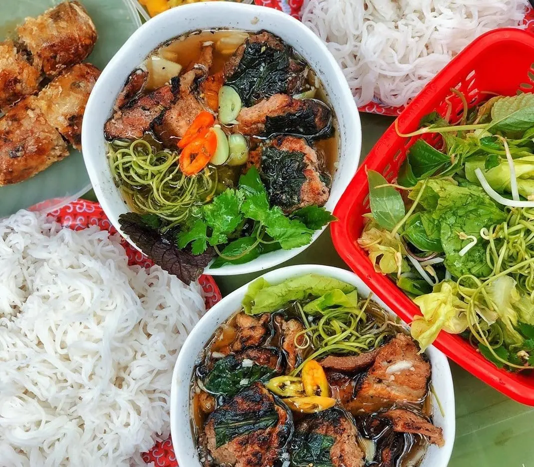 Tận Hưởng Ẩm Thực Qua Top 15 Quán Bún Chả Ngon Hà Nội