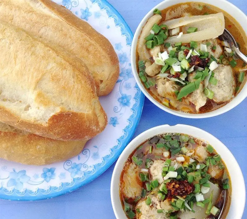 ăn sáng ở đà lạt Bánh mì xíu mại Hoàng Diệu