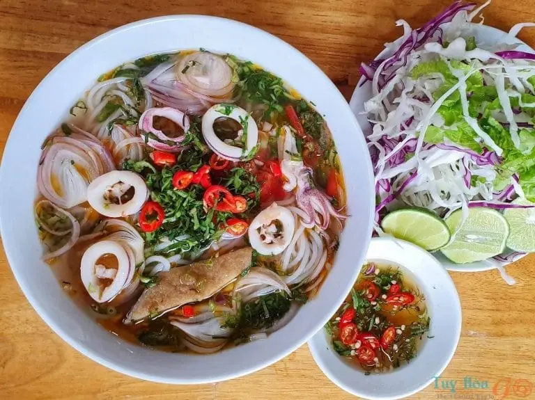 Quán bún mực Hoàng Linh