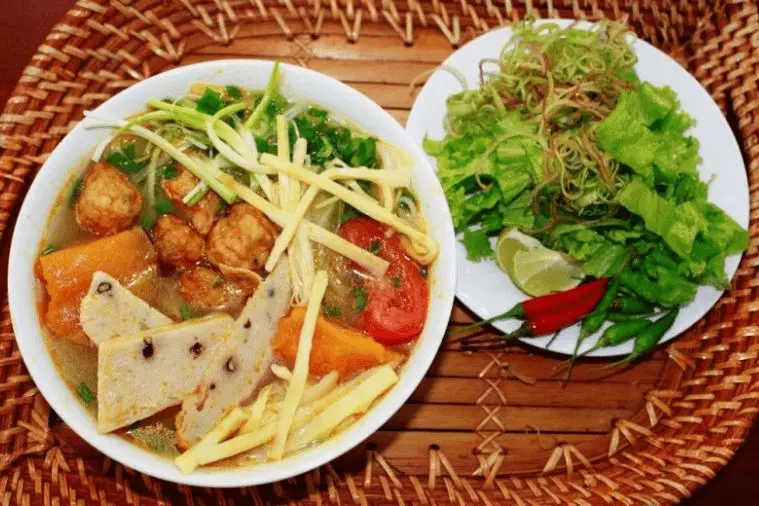 ăn sáng Quy Nhơn Bún Chả Cá Phượng Tèo