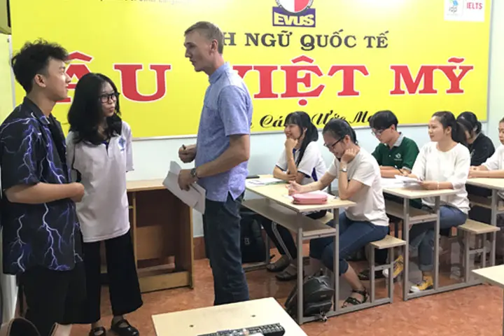 anh-van-giao-tiep-can-tho-1 Âu Việt Mỹ - Dạy Học Tiếng Anh Giao Tiếp Cần Thơ