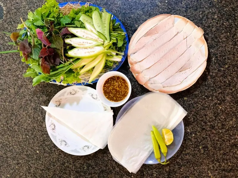 bánh tráng cuốn thịt heo đà nẵng Quán Mậu