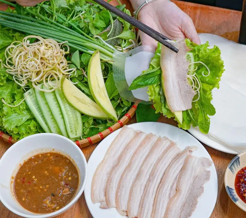 banh-trang-cuon-thit-heo-da-nang-8 Quán Năm Hiền