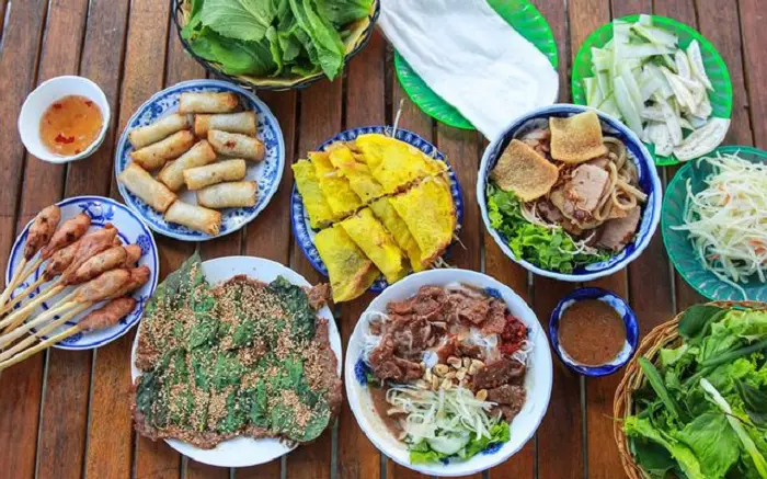quan-cafe-mo-xuyen-dem-o-da-nang-5