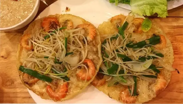 Bánh xèo tôm nhảy cô Ba