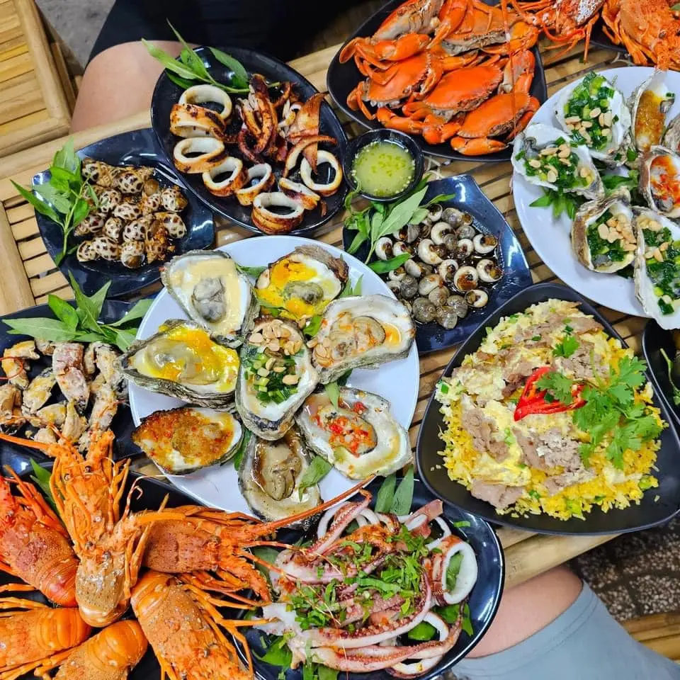 buffet hải sản Cần Thơ Tôm Hùm Hè Phố Buffet