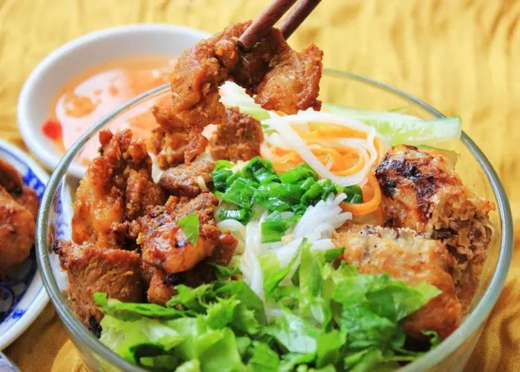 Top 10 Cửa Hàng Bún Thịt Nướng Ở Huế Ngon Nhất