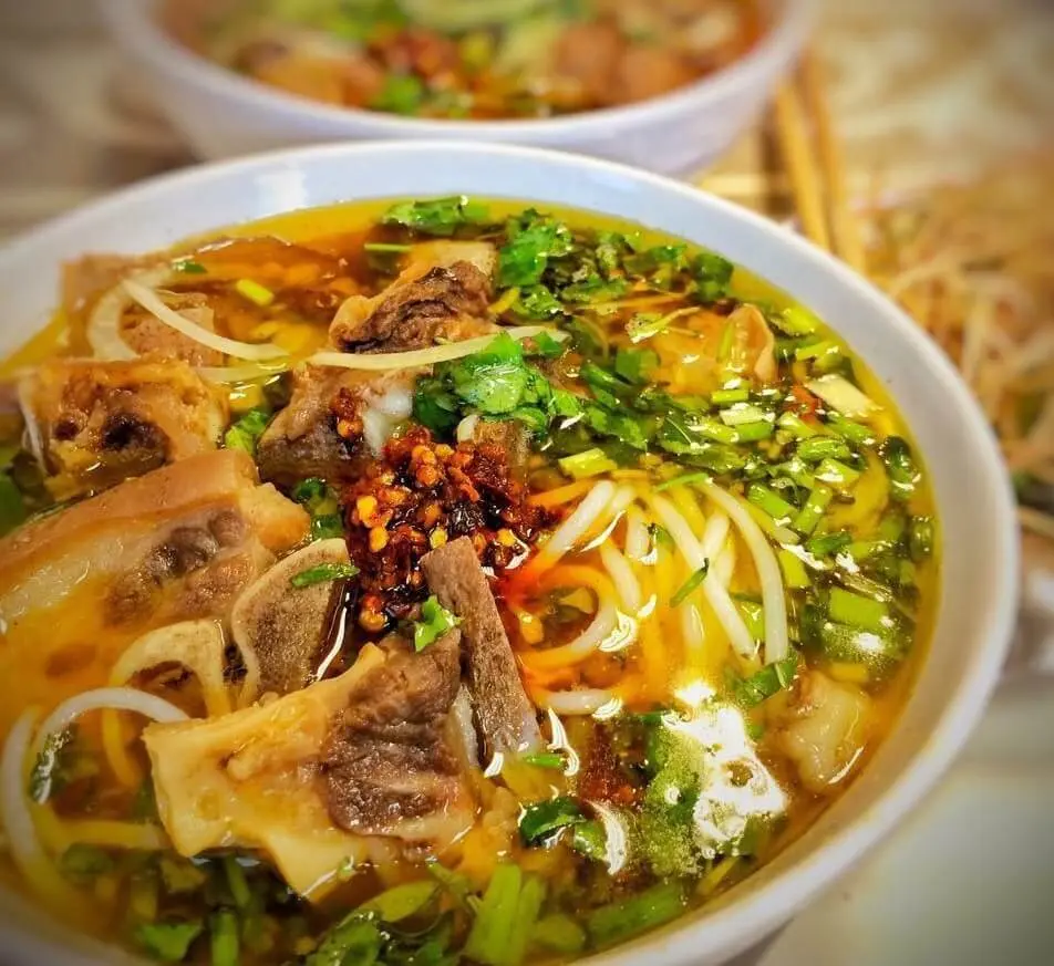 Trải Nghiệm Ngay Top 10 Quán Bún Bò Sài Gòn Ngon Nức Tiếng Khiến Bạn Nhớ Mãi