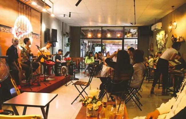 Quán ăn vặt Sài Gòn Há Cảo Đặc Biệt Nhà Thờ Đức Bà