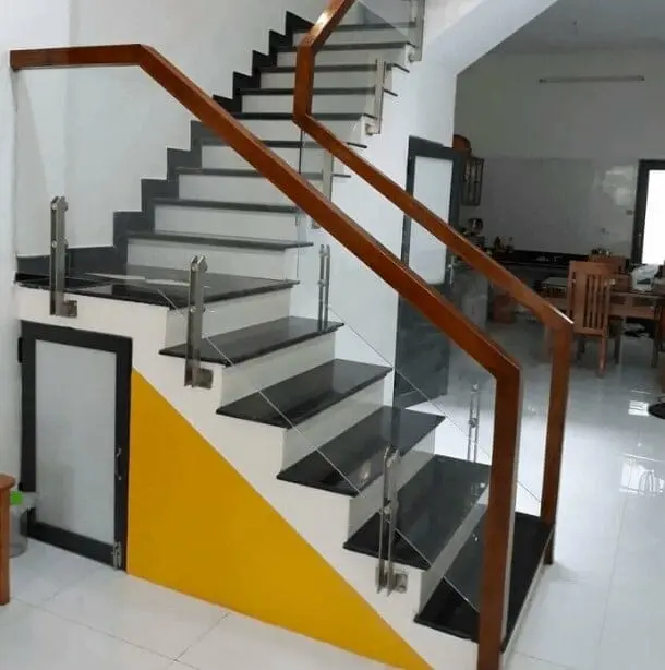 Top 5 Đơn Vị Chuyên Thi Công Cầu Thang Kính Đà Lạt Uy Tín