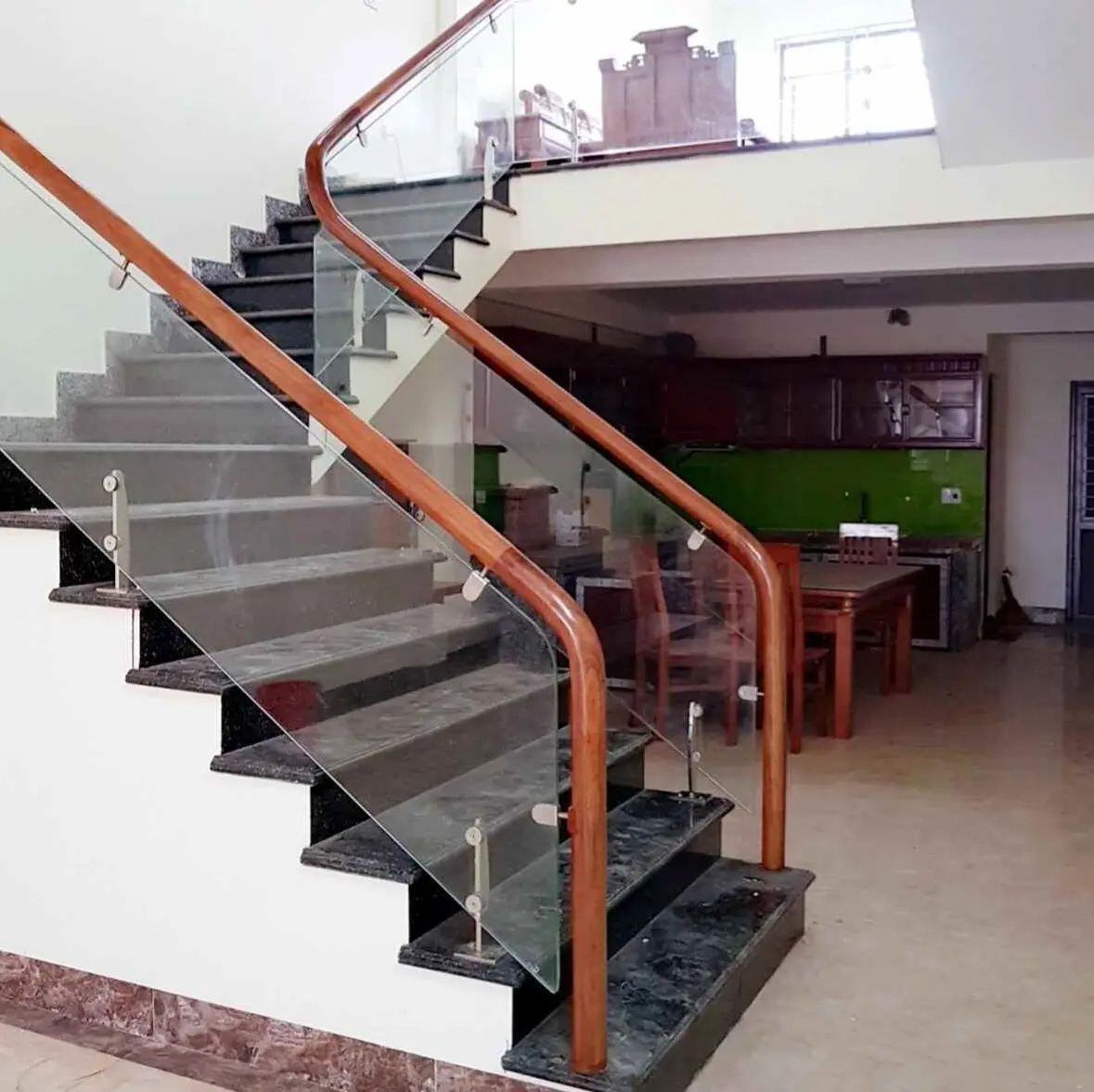 Cầu thang kính Quảng Ngãi Cầu thang kính Quảng Ngãi