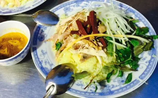 cơm gà hội an Quán Bà Lắm