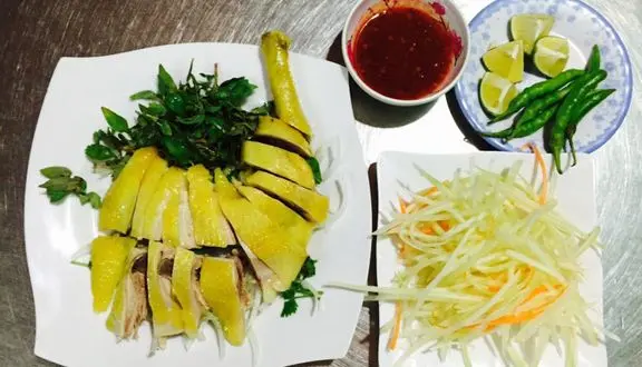 cơm gà hội an Cơm Gà Bà Hồ