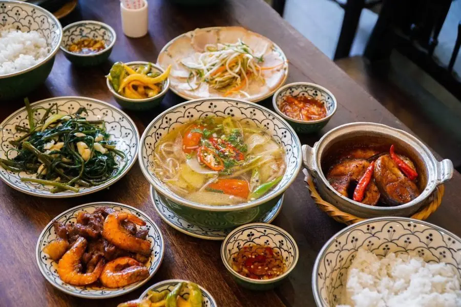 cơm nhà đà nẵng