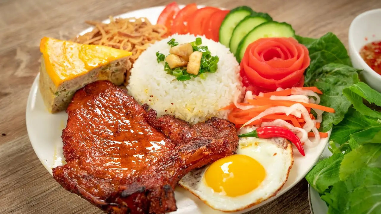 cơm văn phòng đà nẵng cơm tấm sườn cây
