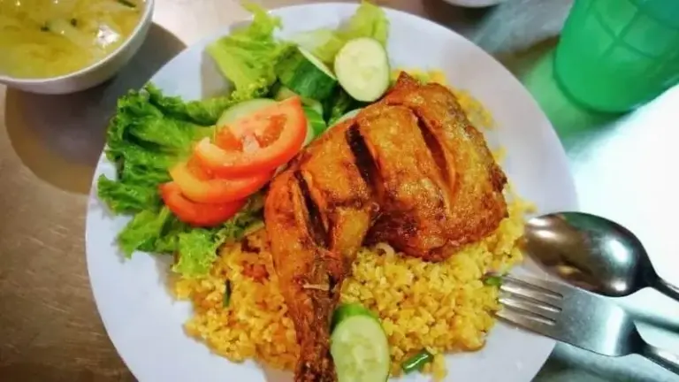 Bỏ Túi Ngay TOP 8 Địa Chỉ Bán Cơm Văn Phòng Nha Trang Ngon Nhất