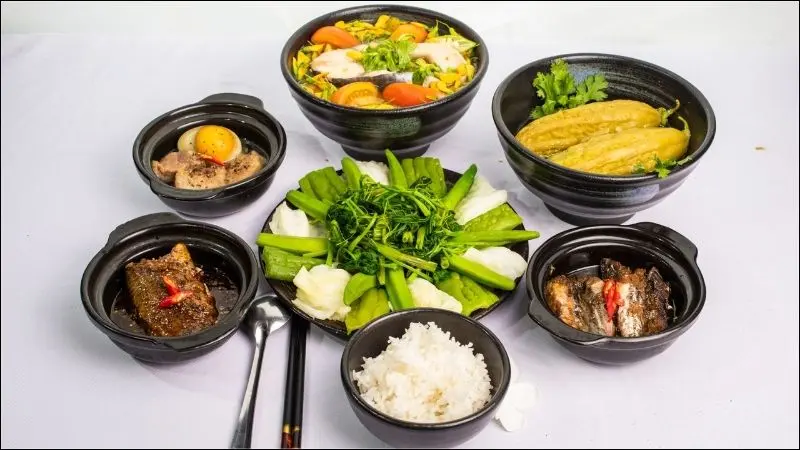 com-van-phong-nha-trang2 Quán ăn Bình Minh nổi tiếng với các phần cơm văn phòng Nha Trang chất lượng