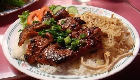 ăn khuya vỉa hè Bình Dương 5