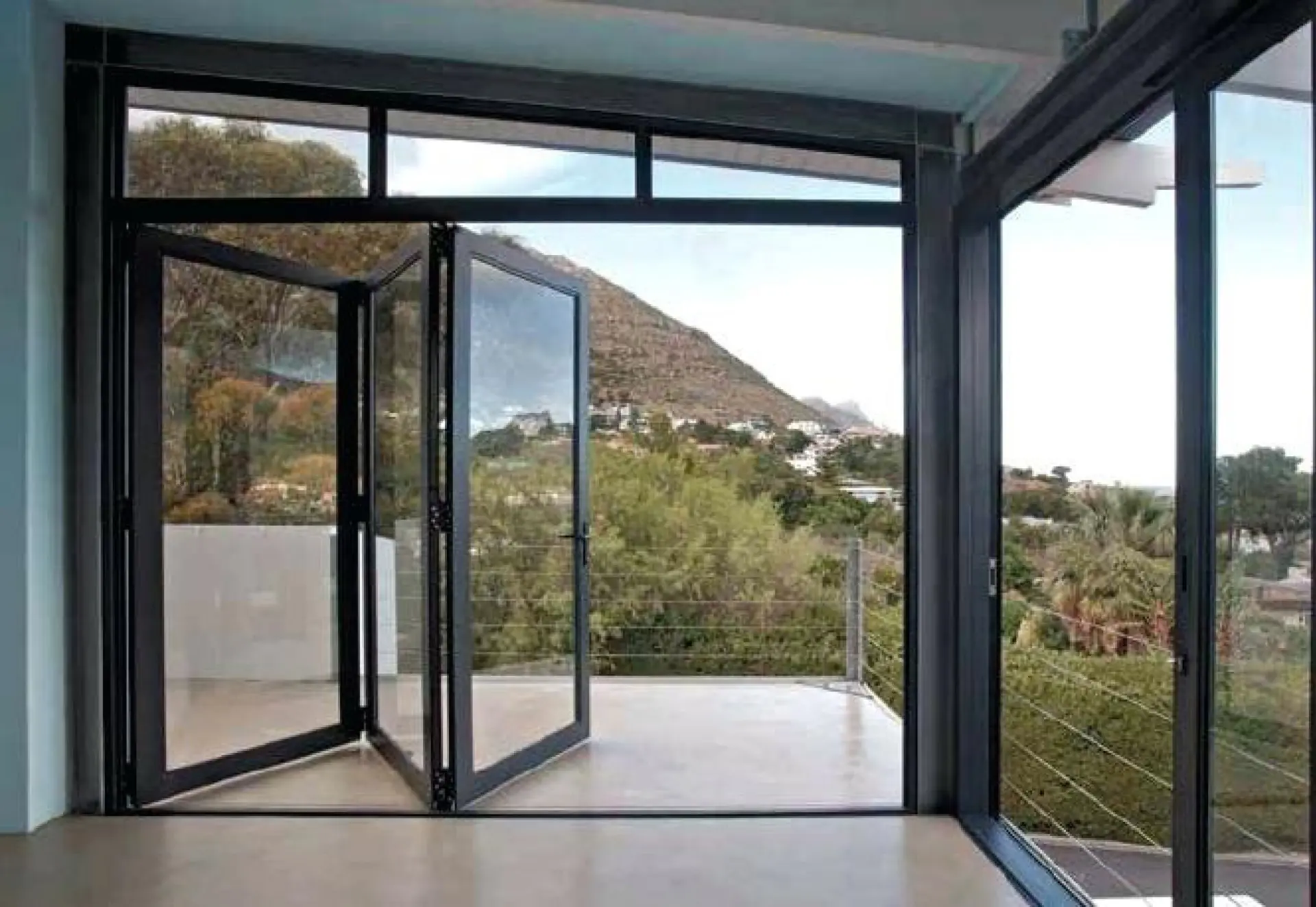 cửa kính cường lực hưng yên Uni House