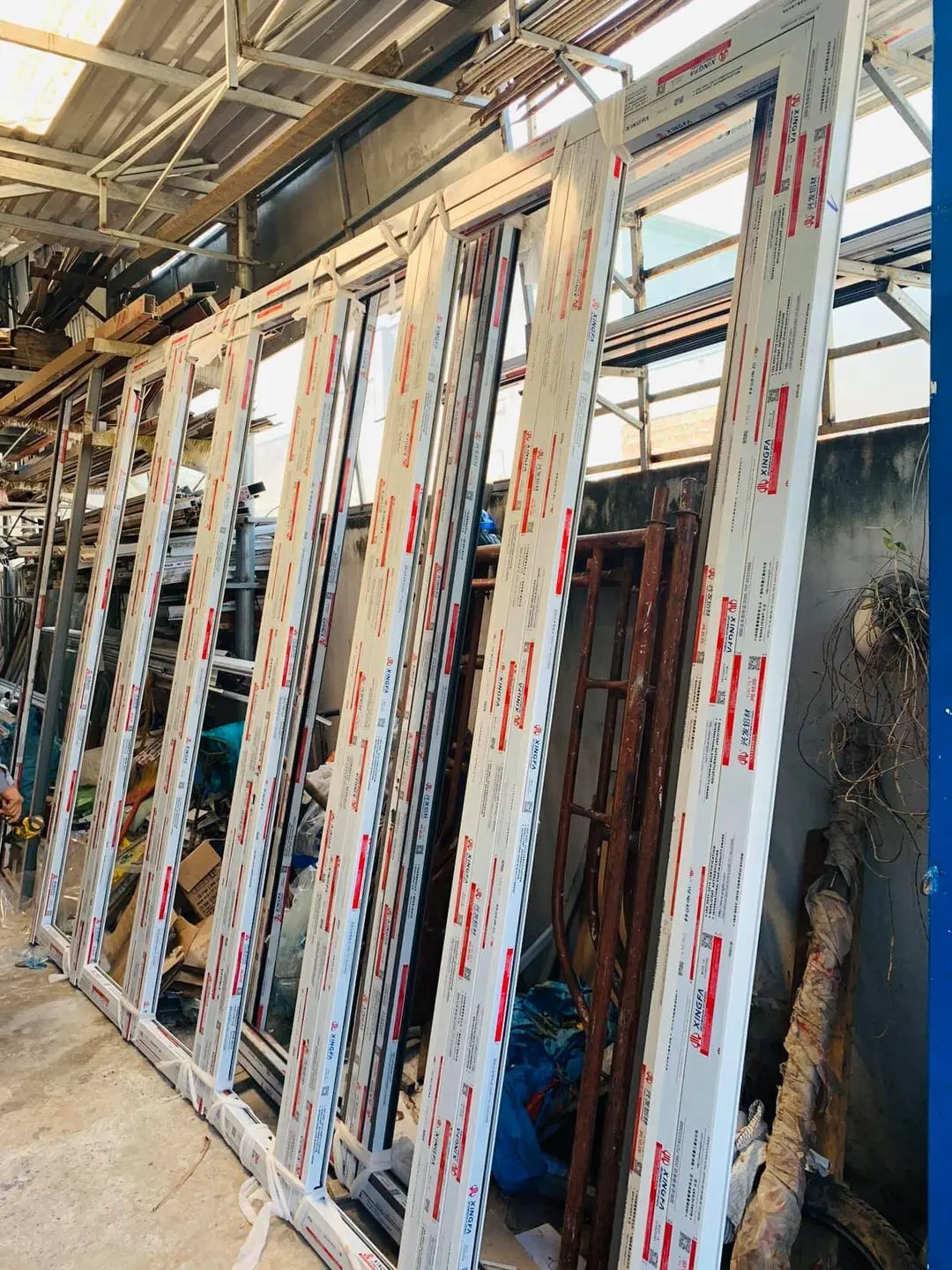Nhôm kính Việt Long