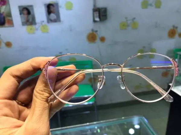địa chỉ cắt kính cận tuyên quang Đồng hồ kính mắt Đức Chính