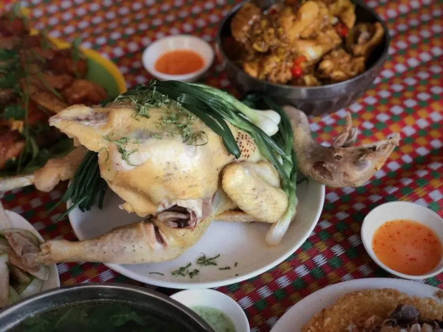 Top 9 Quán Gà Chỉ Quy Nhơn “Ngon Nhức Nách” Mà Bạn Nên Ghé Qua