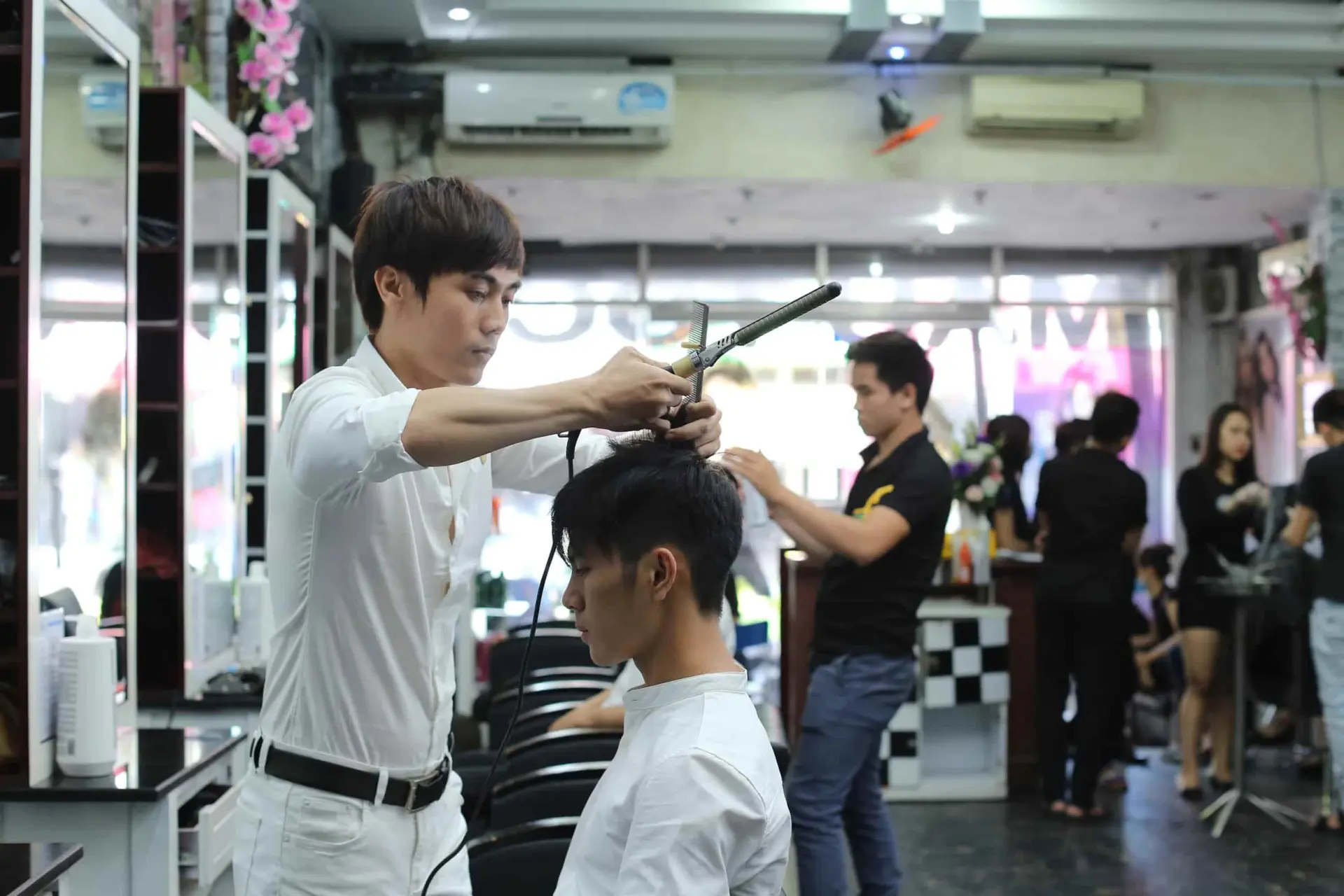 Học cắt tóc ở Đà Nẵng Kylee Barber Shop