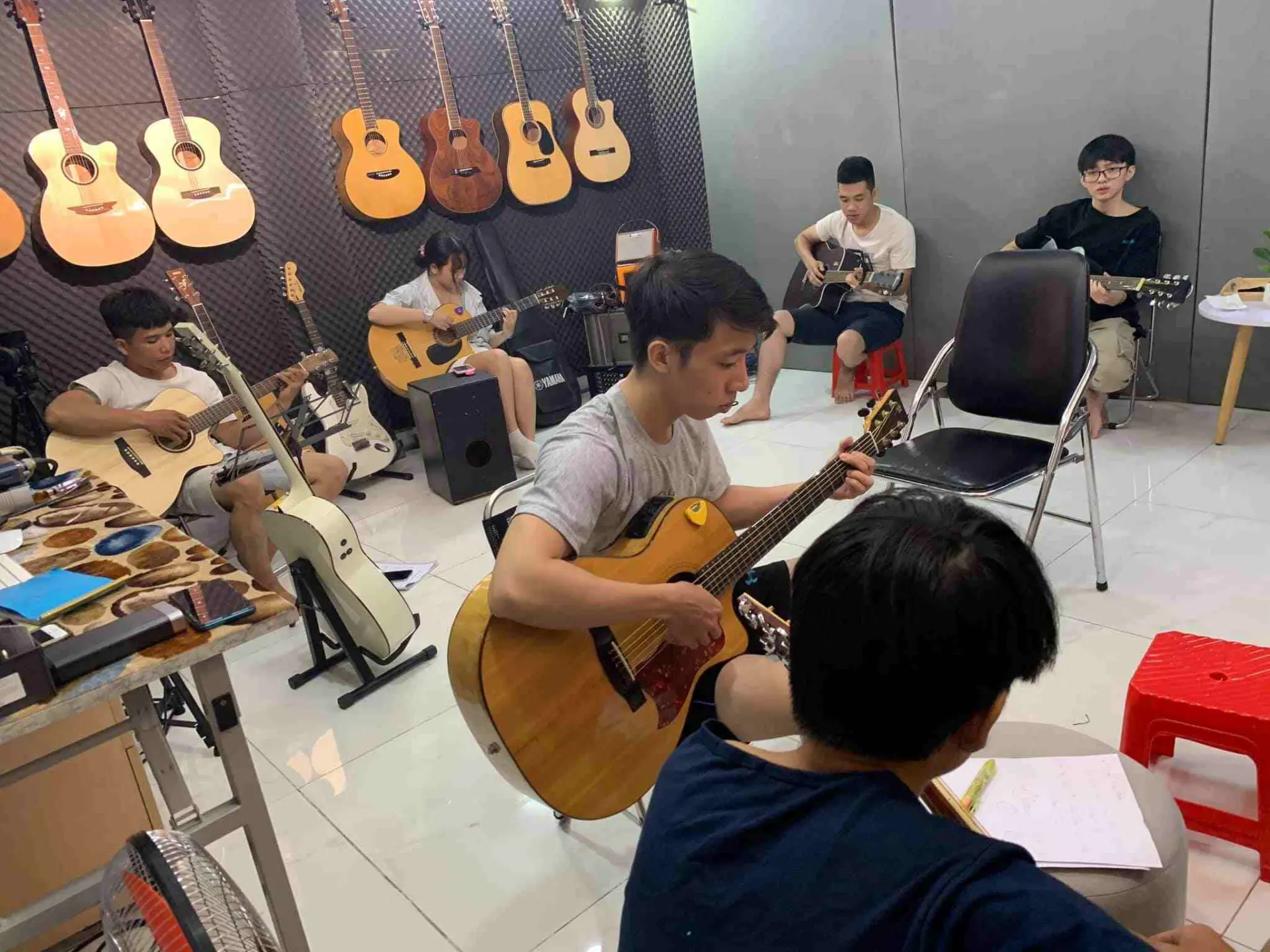học guitar Đà Nẵng học guitar đà nẵng