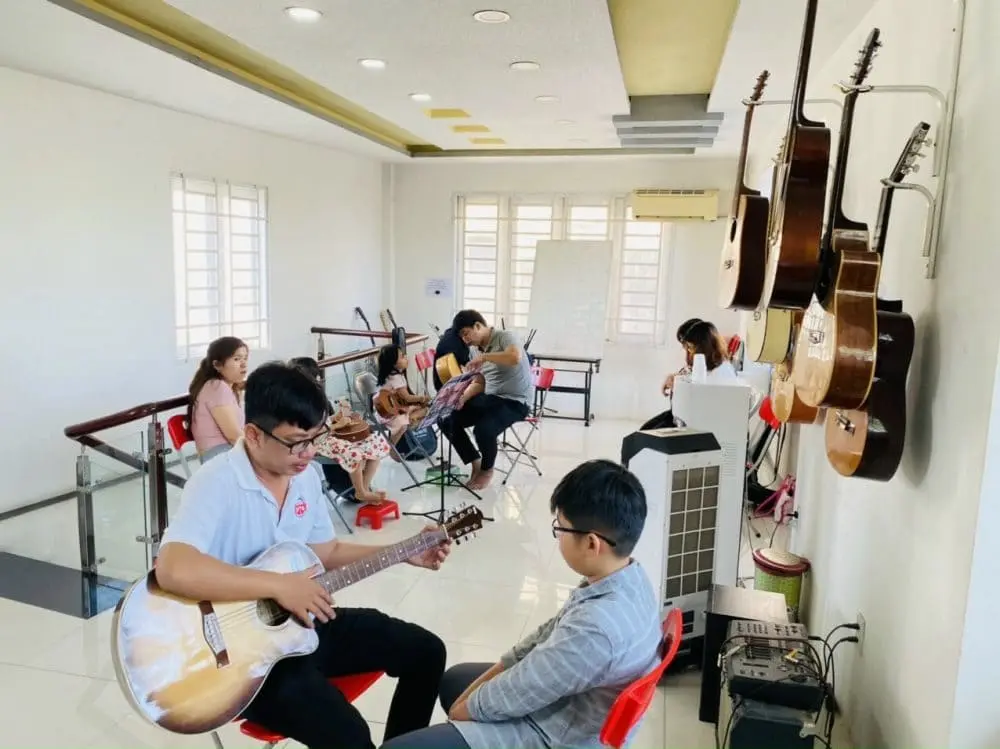 học guitar Đà Nẵng học guitar đà nẵng