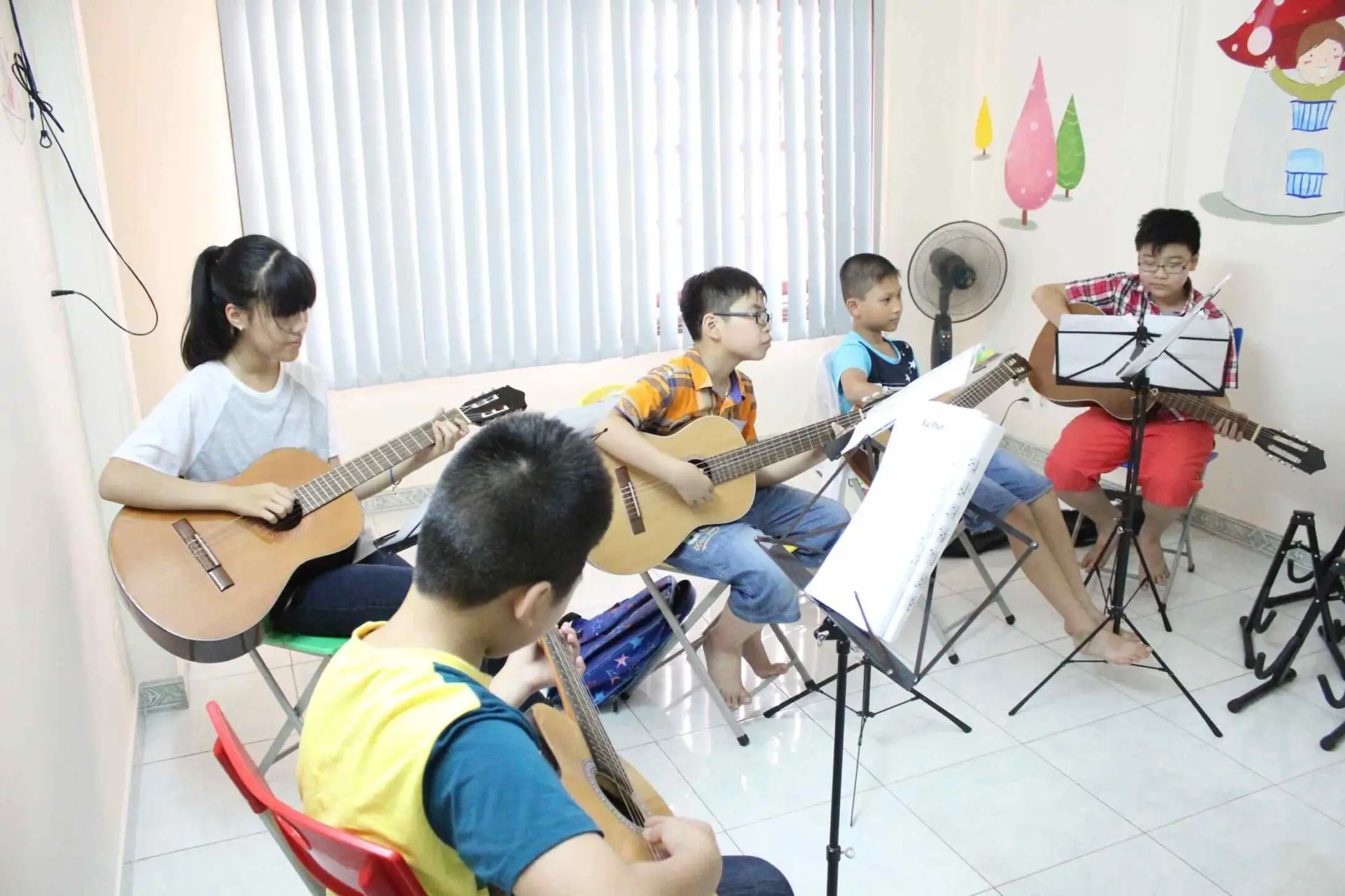 học guitar Đà Nẵng Mây Guitar Shop