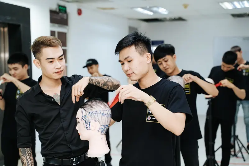 học nghề tóc ở Cần Thơ LƯỢNG Hair Salon - Academy