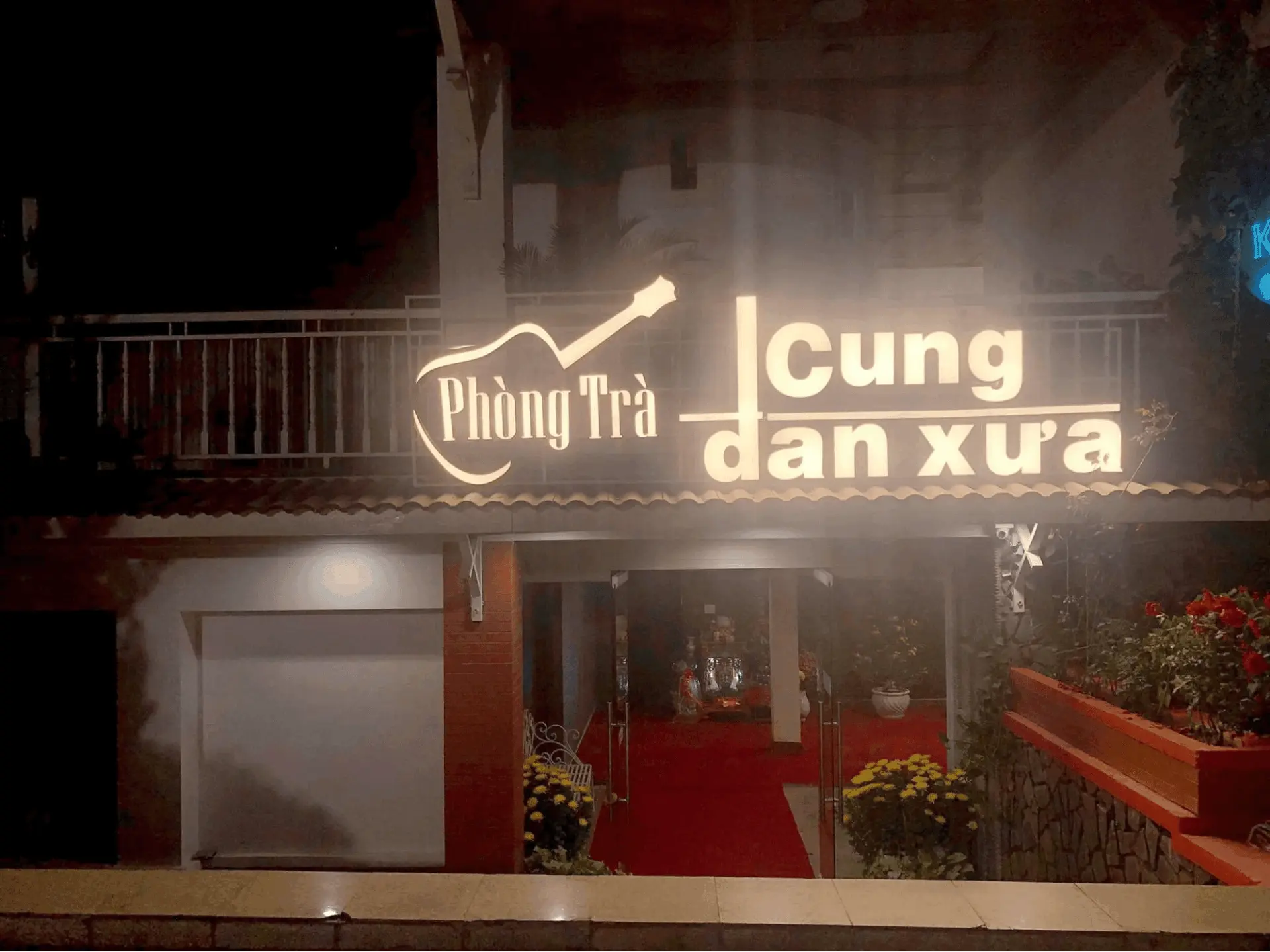 phòng trà Đà Lạt Cung Đàn Xưa