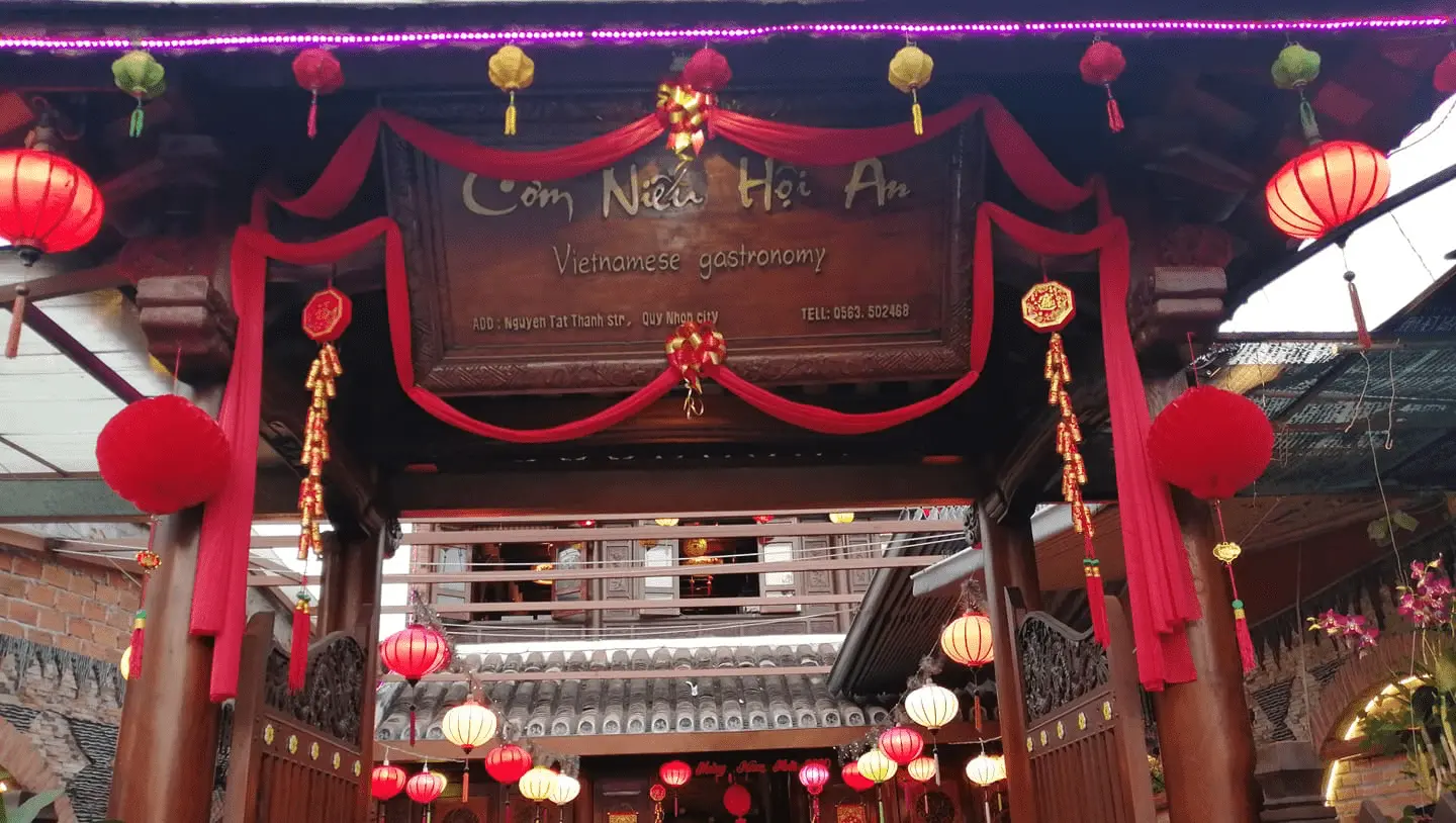 Ăn trưa ở Quy Nhơn Ăn trưa ở Quy Nhơn