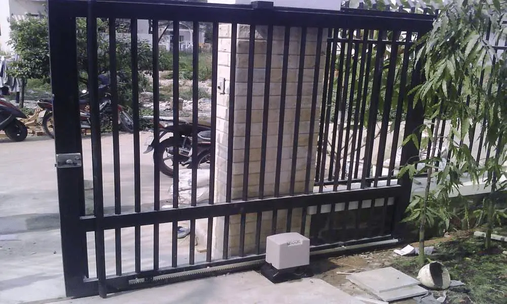 cửa sắt cao bằng Cửa Tiệm Anh Dũng