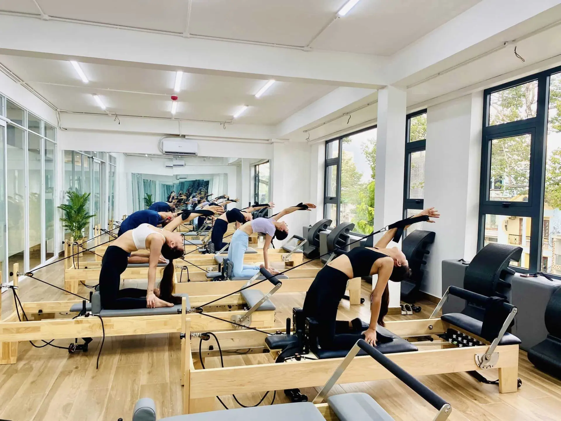 lop-hoc-pilates-o-tphcm-10-min Trung Tâm Pilates House