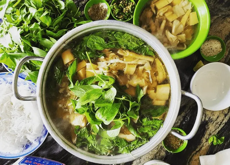 món ngon gia lai Lẩu Lá Rau Rừng