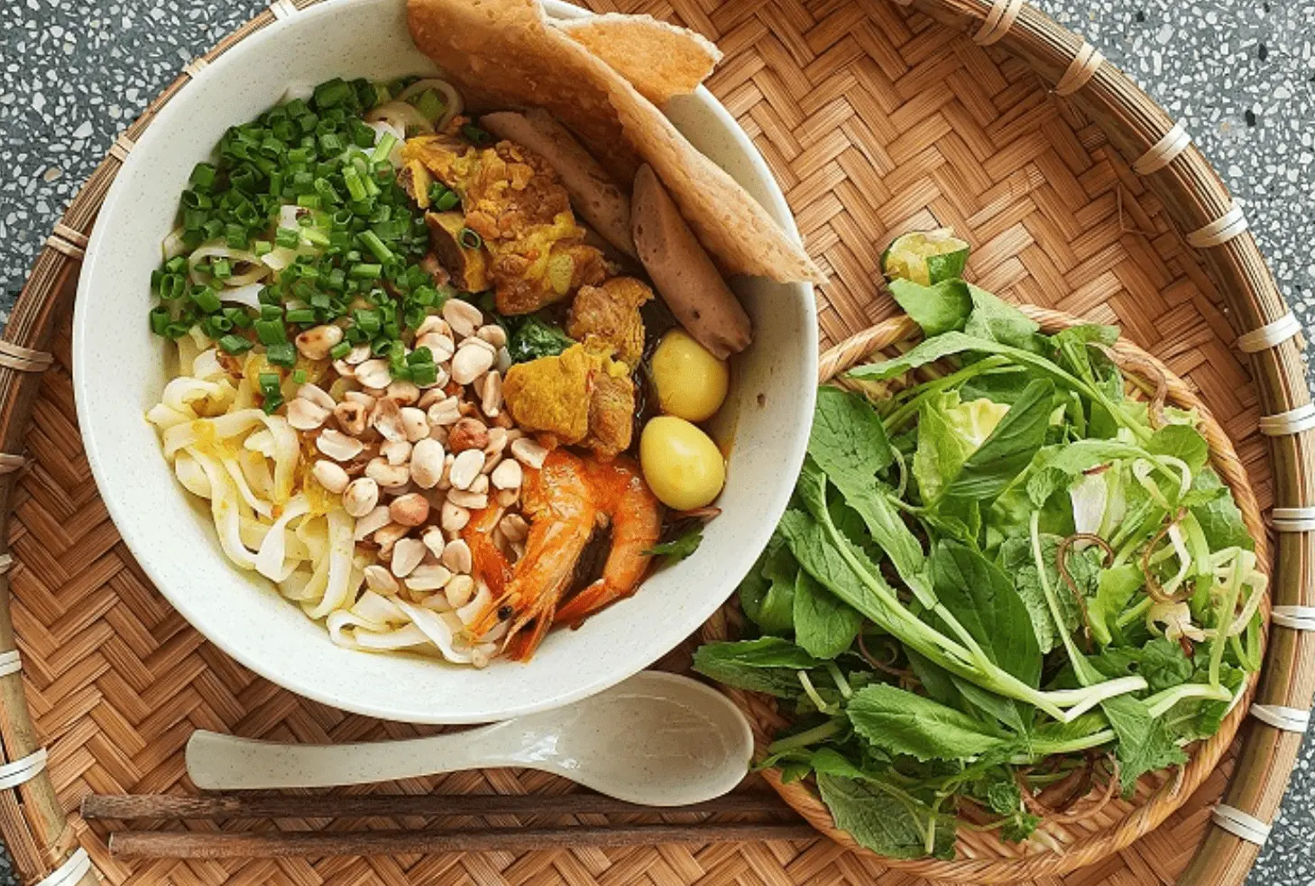 món ngon hội an Mỳ quảng bà Minh