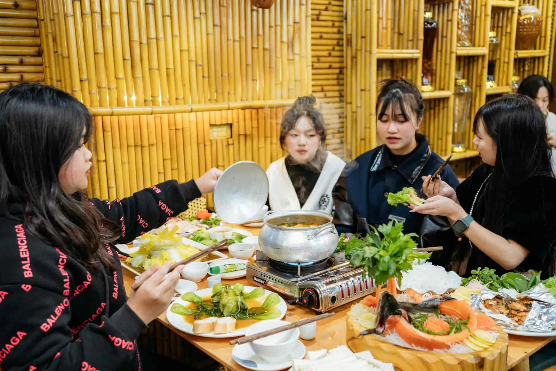 nhà hàng cá tầm sapa nhà hàng cá tầm sapa