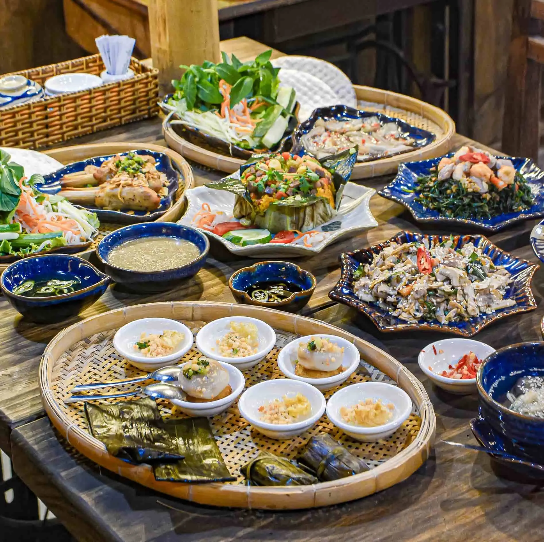 Top 8 Nhà Hàng Món Huế Ở Sài Gòn Nhất Định Bạn Phải Biết