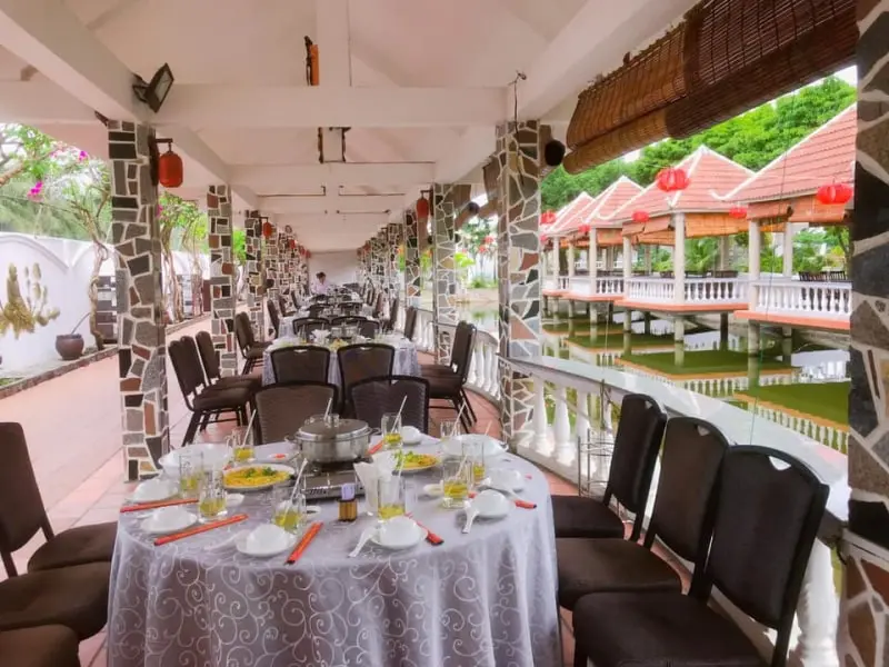 nhà hàng trà vinh Huỳnh Kha