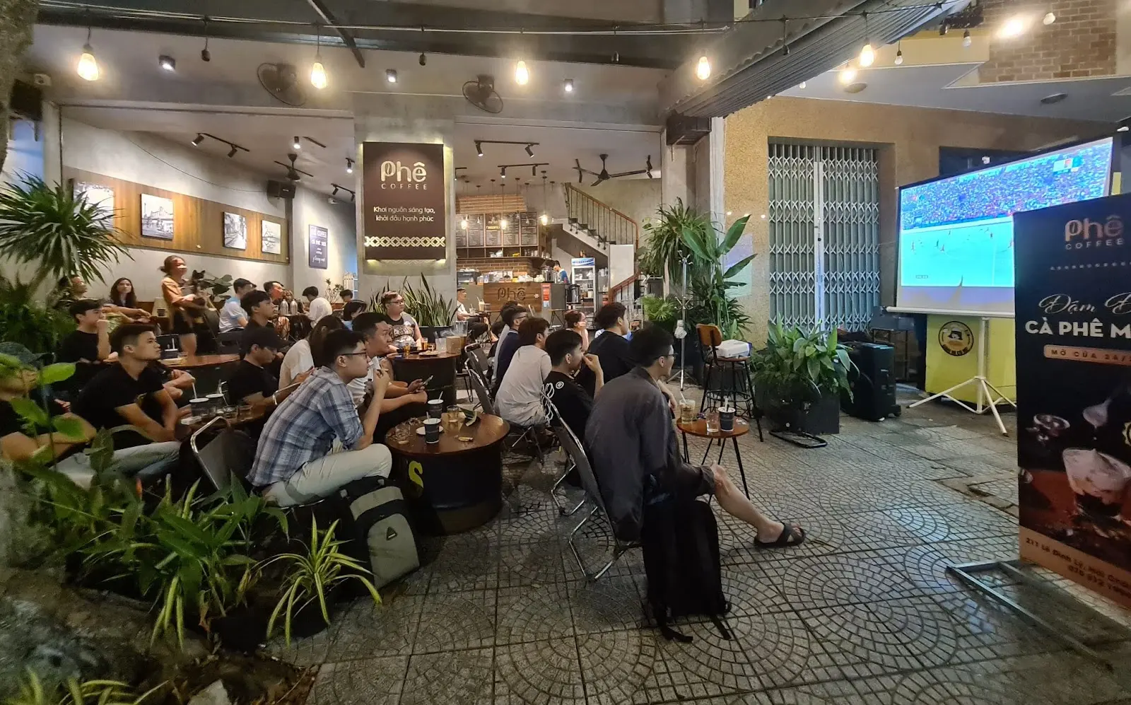 quán cafe mở xuyên đêm ở Đà Nẵng Phê Coffee