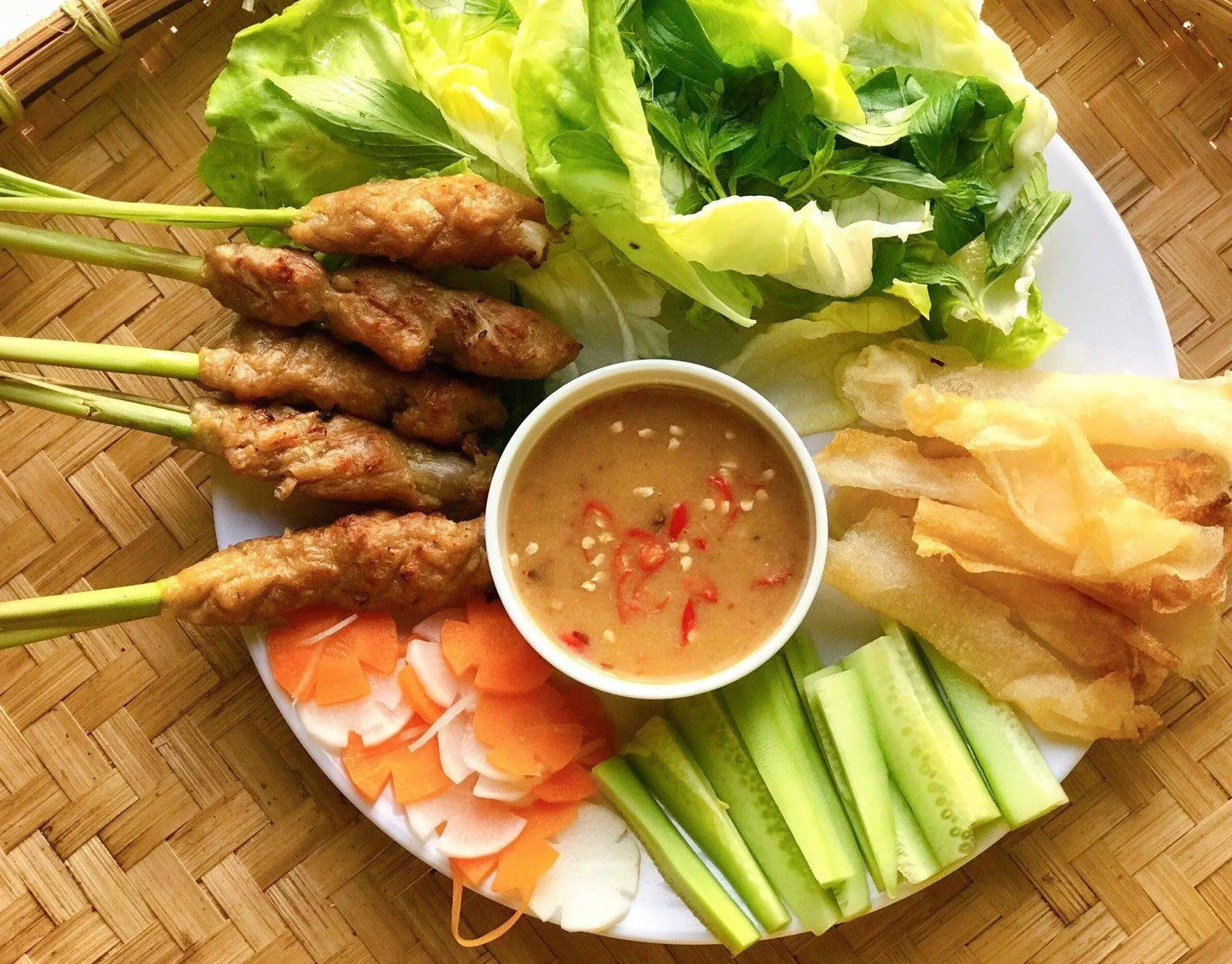 quán ăn ngon Gia Lai Quán Bún Thịt Nướng, Nem Nướng, Nem Lụi Bà Sáu