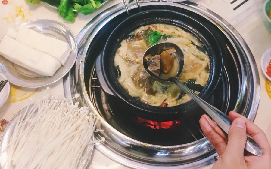 quan-an-ngon-ha-long-1-900x563-2 Lẩu Dê Nhất Ly