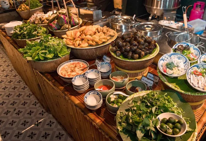 quan-an-ngon-ha-long-7 Buffet Sen Á Đông