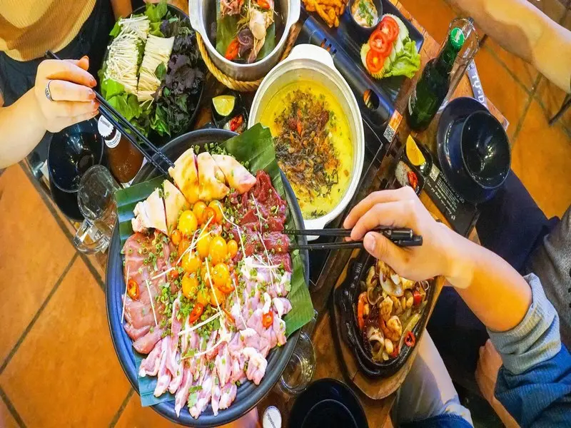 quan-nhau-binh-dan-nha-trang-6 Địa chỉ quán 2 Đô Quán