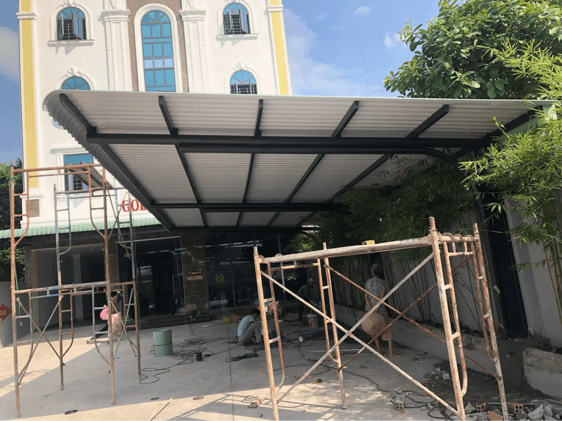 thi công mái tôn tại nghệ an Xưởng Gia Công Cơ Khí Vinh