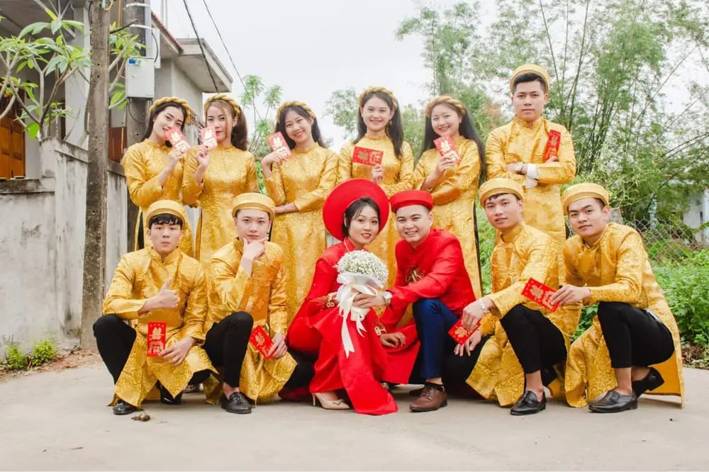 thuê áo dài đồng hới quảng bình Huyền Wedding