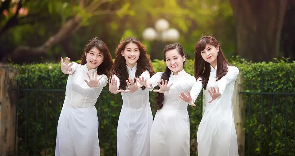 thuê áo dài đồng hới quảng bình Dnrawstudio