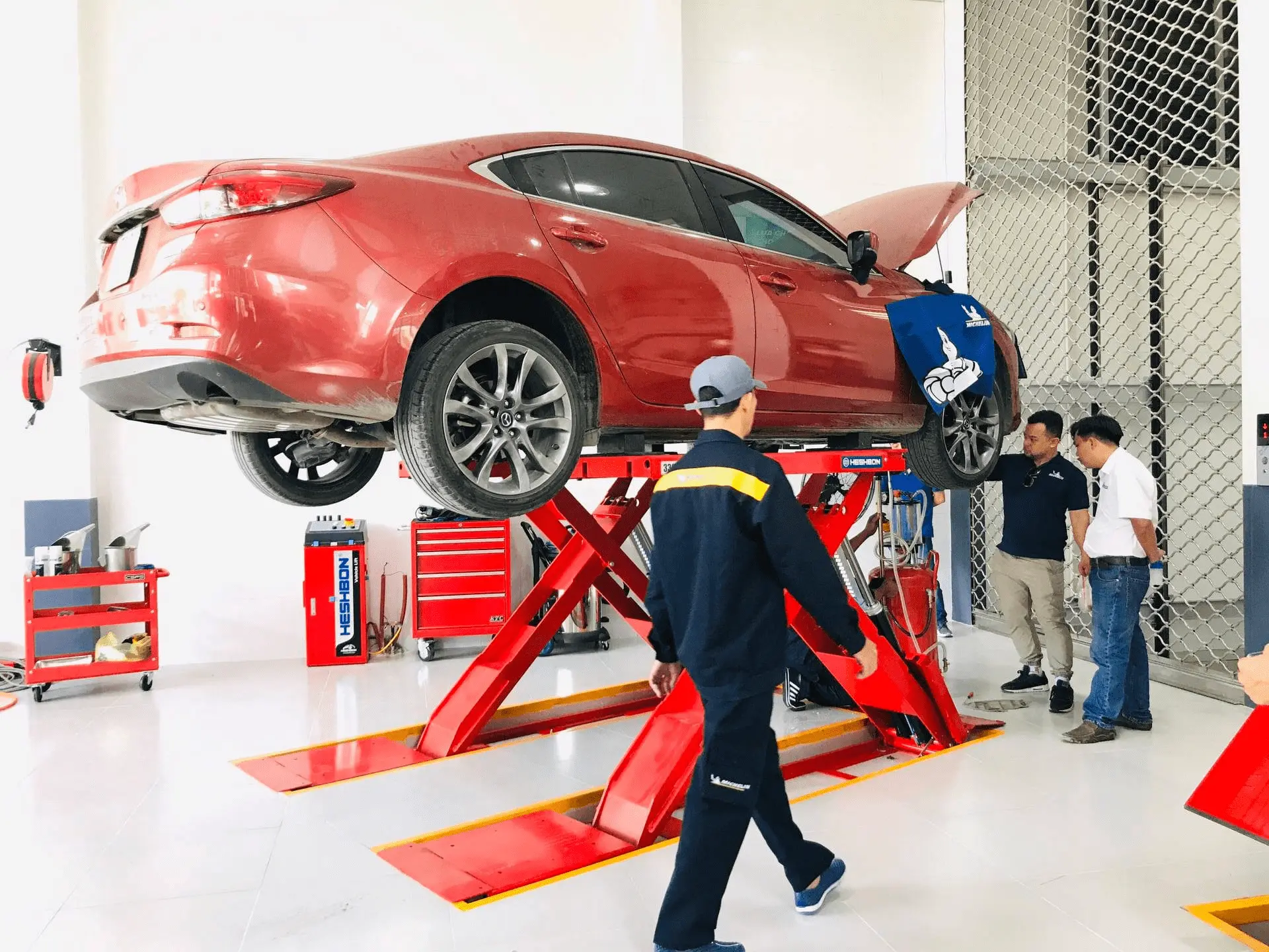 Trung Tâm Chăm Sóc Xe Hơi Tiền Giang Trung Tâm Chăm Sóc Xe Hơi Tiền Giang Phú Anh