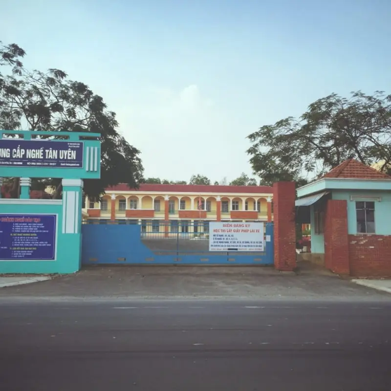Trung Cấp Nghề Tân Uyên